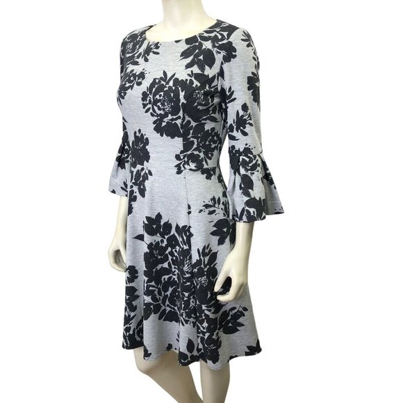 VINCE‎ CAMUTO BELL SLEEVE FIT & FLARE KNIT DRESS  SIZE 8 - Picture 1 of 8